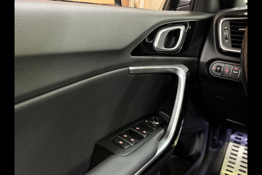Kia Ceed 1.4 T-GDi Automaat GT-Line | Pano | Sportstoelen | Adaptive Cruise | Carplay