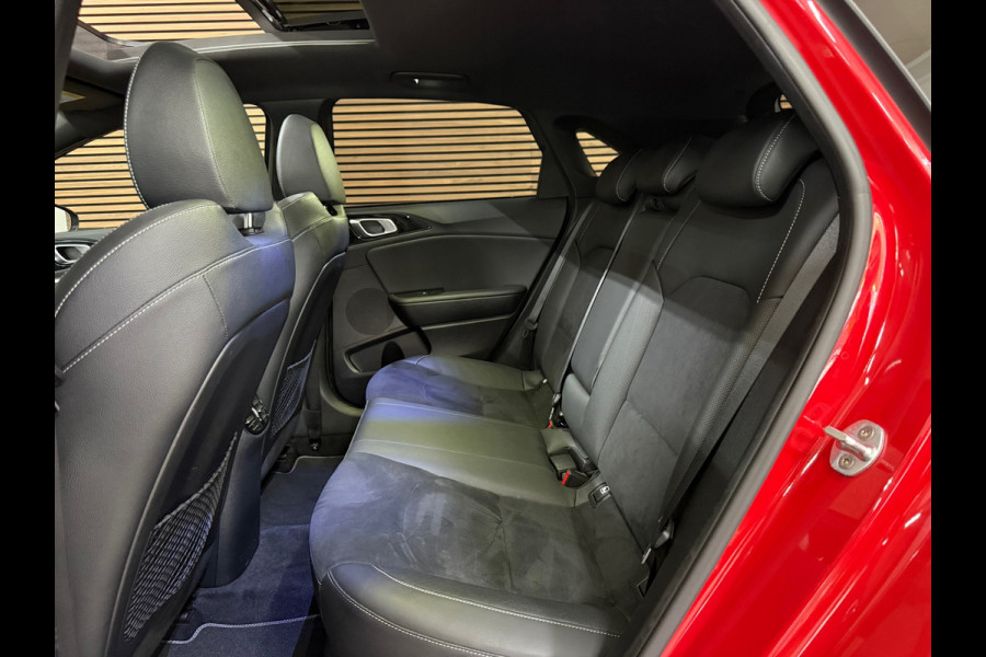 Kia Ceed 1.4 T-GDi Automaat GT-Line | Pano | Sportstoelen | Adaptive Cruise | Carplay