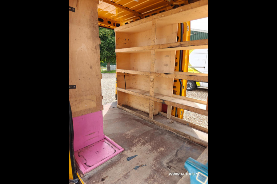 Peugeot Boxer 335 2.0 BlueHDI L2H2 2x schuifdeur , Apk juli 2026 , Camera , cruise , airco , 1e Eig , Euro 6.