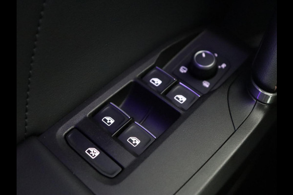 CUPRA Leon 1.4 e-Hybrid | Stoel & stuurverwarming | Camera | Carplay | Sfeerverlichting | Navigatie | Keyless | Full LED | Sportstoelen | PHEV