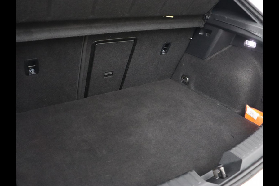 CUPRA Leon 1.4 e-Hybrid | Stoel & stuurverwarming | Camera | Carplay | Sfeerverlichting | Navigatie | Keyless | Full LED | Sportstoelen | PHEV