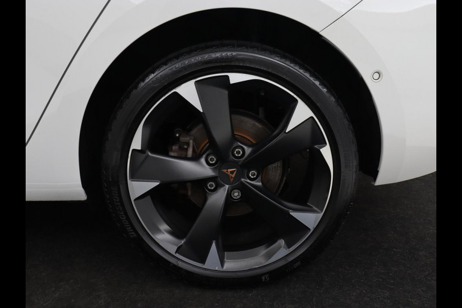 CUPRA Leon 1.4 e-Hybrid | Stoel & stuurverwarming | Camera | Carplay | Sfeerverlichting | Navigatie | Keyless | Full LED | Sportstoelen | PHEV