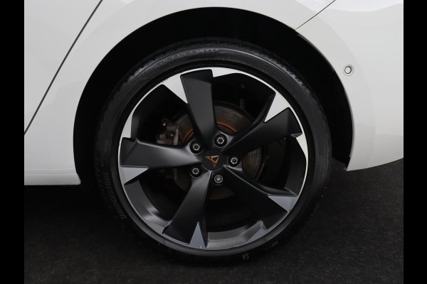 CUPRA Leon 1.4 e-Hybrid | Stoel & stuurverwarming | Camera | Carplay | Sfeerverlichting | Navigatie | Keyless | Full LED | Sportstoelen | PHEV