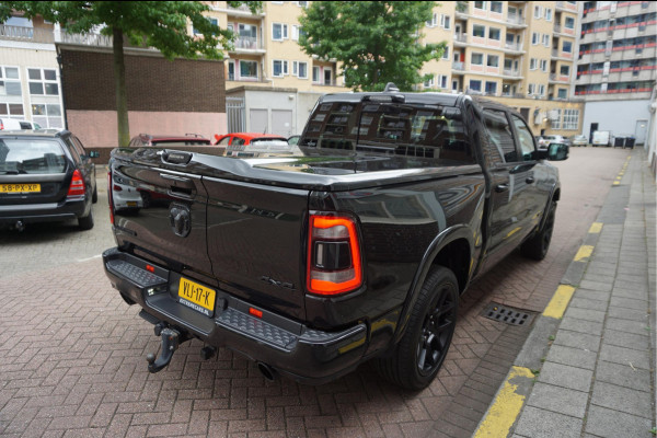 Dodge Ram 1500 5.7 V8 4x4 Crew Cab Laramie Sport | Luchtvering | HUD | Adaptieve Cruise | Lane Departure Meesturen | Keyless | Camerabeeld spiegel | Harman Kardon | Apple Carplay | Gedeelde achterklep | 200 liter LPG