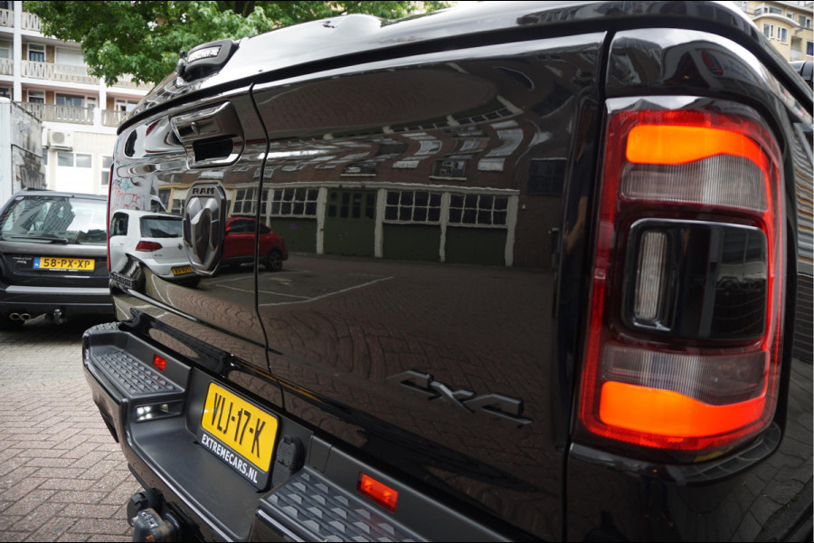 Dodge Ram 1500 5.7 V8 4x4 Crew Cab Laramie Sport | Luchtvering | HUD | Adaptieve Cruise | Lane Departure Meesturen | Keyless | Camerabeeld spiegel | Harman Kardon | Apple Carplay | Gedeelde achterklep | 200 liter LPG