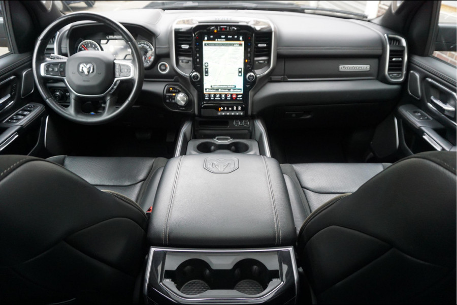 Dodge Ram 1500 5.7 V8 4x4 Crew Cab Laramie Sport | Luchtvering | HUD | Adaptieve Cruise | Lane Departure Meesturen | Keyless | Camerabeeld spiegel | Harman Kardon | Apple Carplay | Gedeelde achterklep | 200 liter LPG