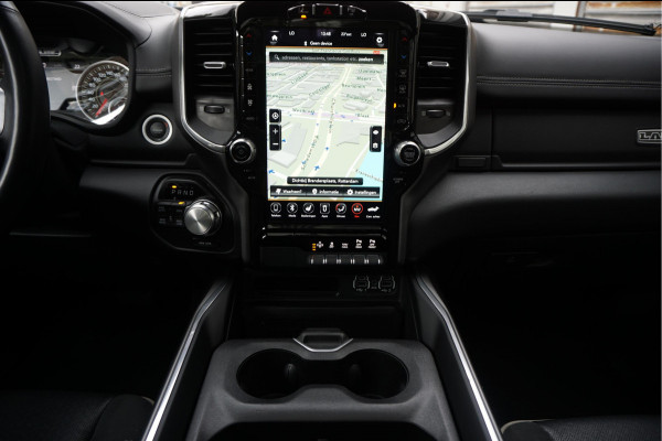 Dodge Ram 1500 5.7 V8 4x4 Crew Cab Laramie Sport | Luchtvering | HUD | Adaptieve Cruise | Lane Departure Meesturen | Keyless | Camerabeeld spiegel | Harman Kardon | Apple Carplay | Gedeelde achterklep | 200 liter LPG