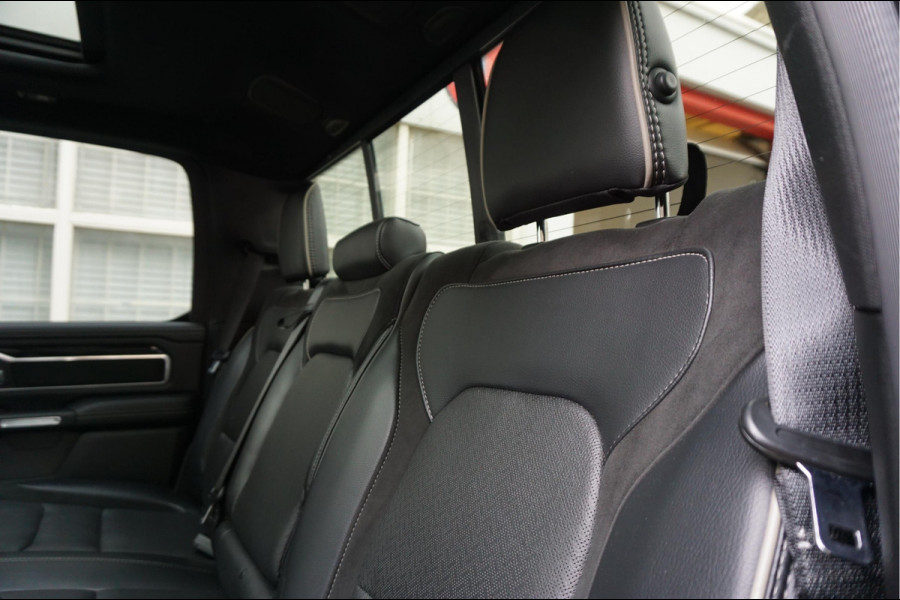 Dodge Ram 1500 5.7 V8 4x4 Crew Cab Laramie Sport | Luchtvering | HUD | Adaptieve Cruise | Lane Departure Meesturen | Keyless | Camerabeeld spiegel | Harman Kardon | Apple Carplay | Gedeelde achterklep | 200 liter LPG