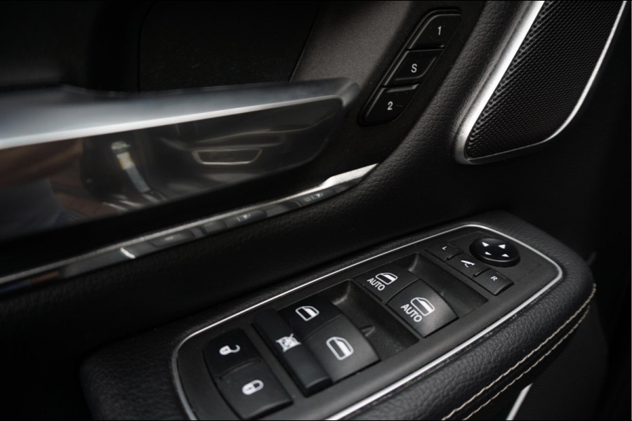Dodge Ram 1500 5.7 V8 4x4 Crew Cab Laramie Sport | Luchtvering | HUD | Adaptieve Cruise | Lane Departure Meesturen | Keyless | Camerabeeld spiegel | Harman Kardon | Apple Carplay | Gedeelde achterklep | 200 liter LPG