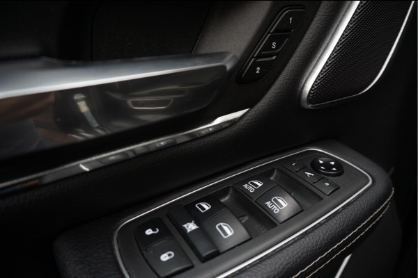 Dodge Ram 1500 5.7 V8 4x4 Crew Cab Laramie Sport | Luchtvering | HUD | Adaptieve Cruise | Lane Departure Meesturen | Keyless | Camerabeeld spiegel | Harman Kardon | Apple Carplay | Gedeelde achterklep | 200 liter LPG
