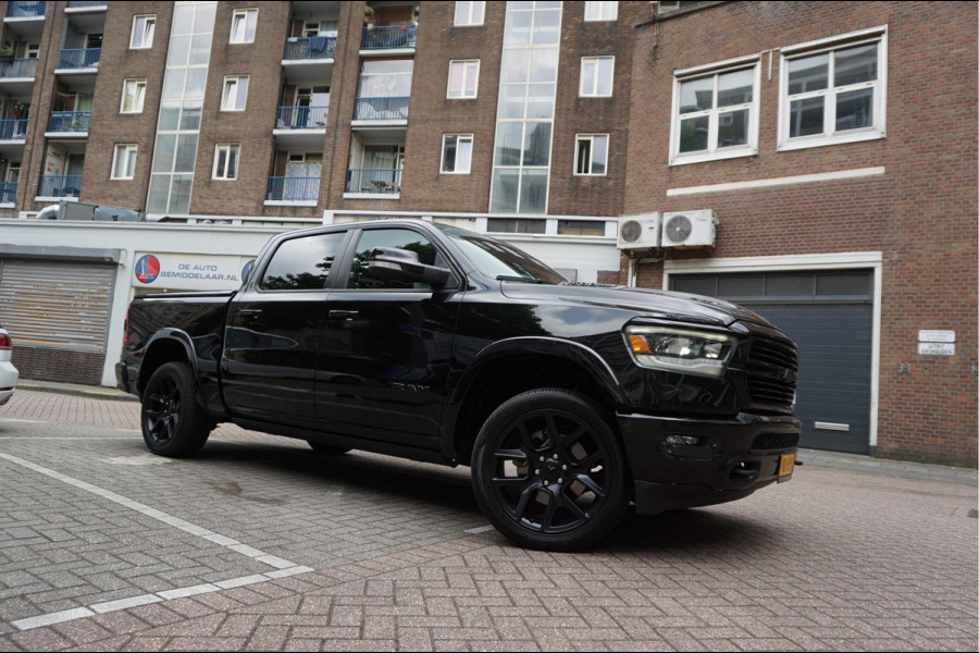 Dodge Ram 1500 5.7 V8 4x4 Crew Cab Laramie Sport | Luchtvering | HUD | Adaptieve Cruise | Lane Departure Meesturen | Keyless | Camerabeeld spiegel | Harman Kardon | Apple Carplay | Gedeelde achterklep | 200 liter LPG