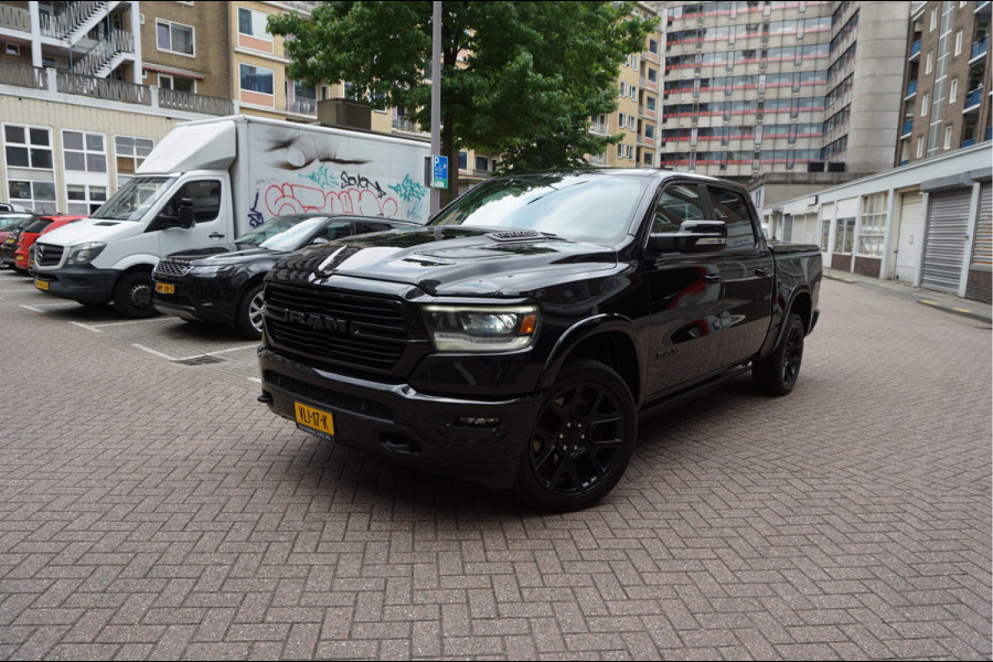 Dodge Ram 1500 5.7 V8 4x4 Crew Cab Laramie Sport | Luchtvering | HUD | Adaptieve Cruise | Lane Departure Meesturen | Keyless | Camerabeeld spiegel | Harman Kardon | Apple Carplay | Gedeelde achterklep | 200 liter LPG