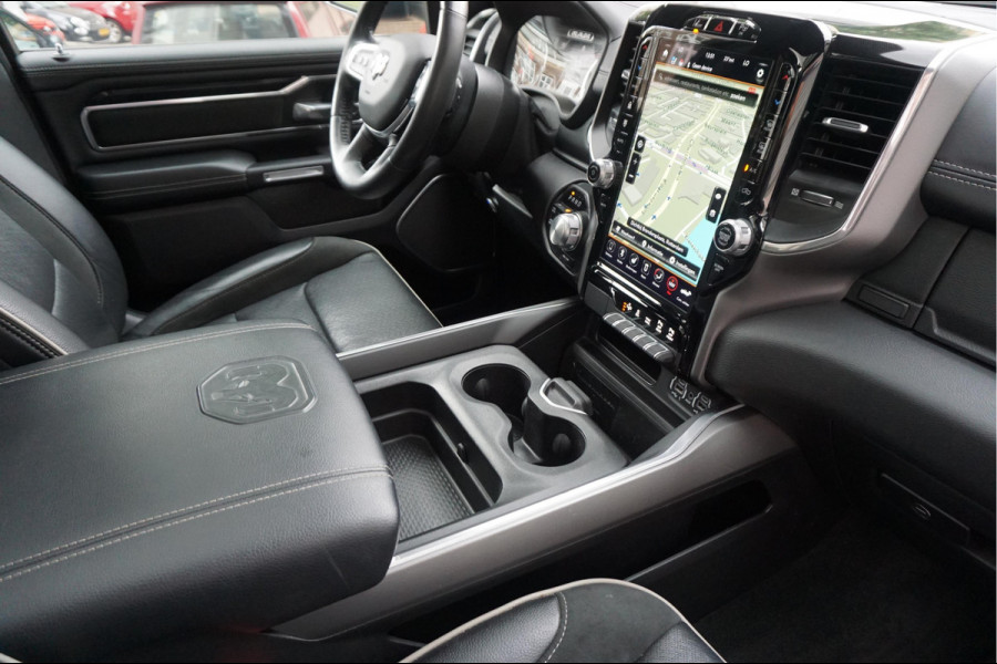 Dodge Ram 1500 5.7 V8 4x4 Crew Cab Laramie Sport | Luchtvering | HUD | Adaptieve Cruise | Lane Departure Meesturen | Keyless | Camerabeeld spiegel | Harman Kardon | Apple Carplay | Gedeelde achterklep | 200 liter LPG