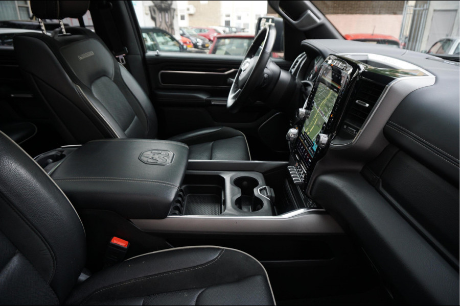 Dodge Ram 1500 5.7 V8 4x4 Crew Cab Laramie Sport | Luchtvering | HUD | Adaptieve Cruise | Lane Departure Meesturen | Keyless | Camerabeeld spiegel | Harman Kardon | Apple Carplay | Gedeelde achterklep | 200 liter LPG