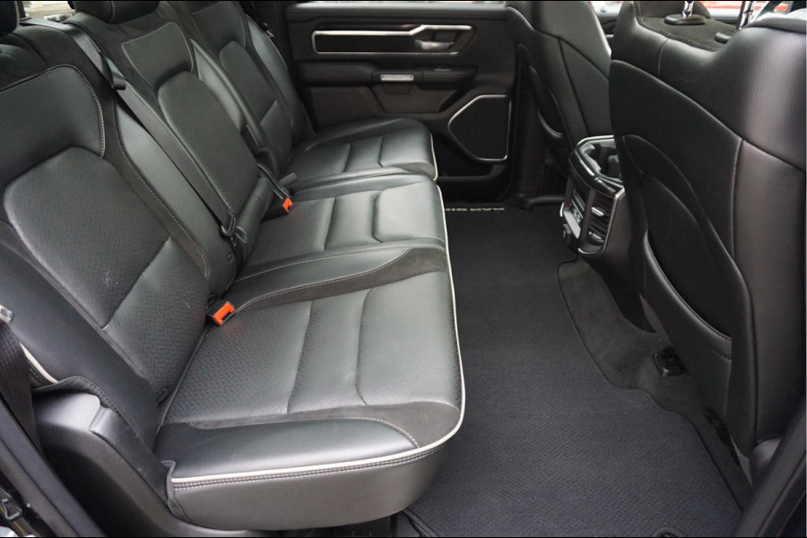 Dodge Ram 1500 5.7 V8 4x4 Crew Cab Laramie Sport | Luchtvering | HUD | Adaptieve Cruise | Lane Departure Meesturen | Keyless | Camerabeeld spiegel | Harman Kardon | Apple Carplay | Gedeelde achterklep | 200 liter LPG