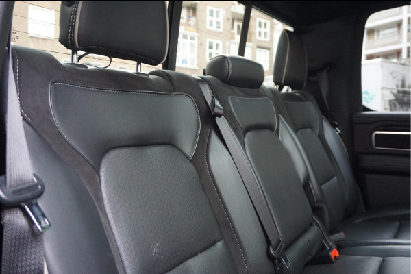 Dodge Ram 1500 5.7 V8 4x4 Crew Cab Laramie Sport | Luchtvering | HUD | Adaptieve Cruise | Lane Departure Meesturen | Keyless | Camerabeeld spiegel | Harman Kardon | Apple Carplay | Gedeelde achterklep | 200 liter LPG