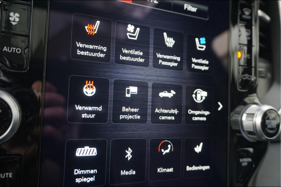 Dodge Ram 1500 5.7 V8 4x4 Crew Cab Laramie Sport | Luchtvering | HUD | Adaptieve Cruise | Lane Departure Meesturen | Keyless | Camerabeeld spiegel | Harman Kardon | Apple Carplay | Gedeelde achterklep | 200 liter LPG