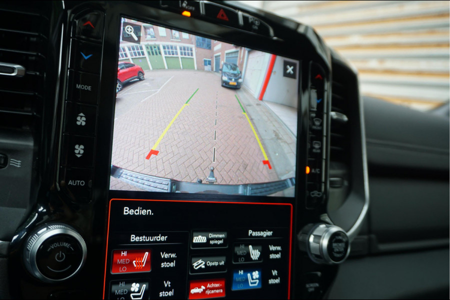 Dodge Ram 1500 5.7 V8 4x4 Crew Cab Laramie Sport | Luchtvering | HUD | Adaptieve Cruise | Lane Departure Meesturen | Keyless | Camerabeeld spiegel | Harman Kardon | Apple Carplay | Gedeelde achterklep | 200 liter LPG