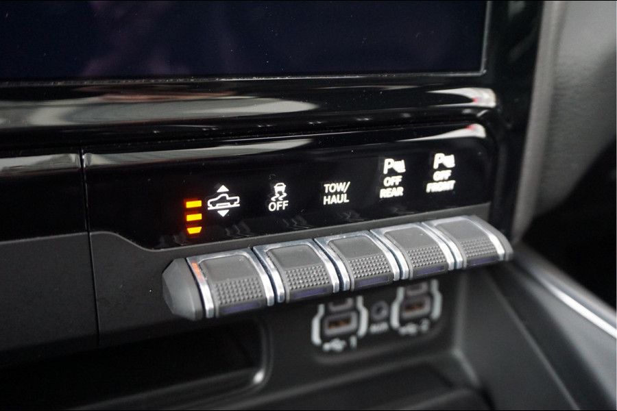 Dodge Ram 1500 5.7 V8 4x4 Crew Cab Laramie Sport | Luchtvering | HUD | Adaptieve Cruise | Lane Departure Meesturen | Keyless | Camerabeeld spiegel | Harman Kardon | Apple Carplay | Gedeelde achterklep | 200 liter LPG