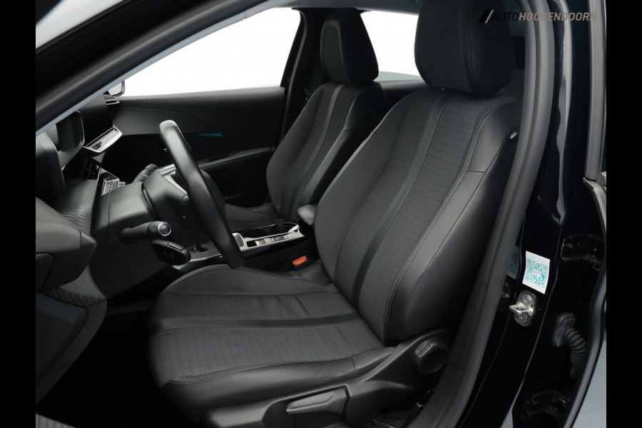 Peugeot 208 1.2 PureTech Blue Lease Allure (APPLE CARPLAY,LED,NAVIGATIE,DIGITAAL DISPLAY,CRUISE,LED VERLICHTING,CAMERA,NIEUWE APK)