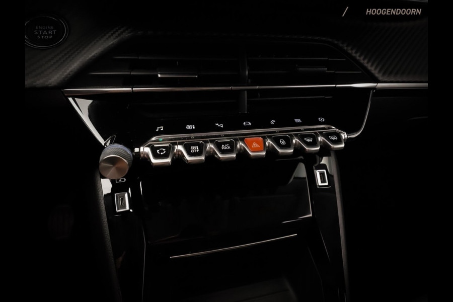 Peugeot 208 1.2 PureTech Blue Lease Allure (APPLE CARPLAY,LED,NAVIGATIE,DIGITAAL DISPLAY,CRUISE,LED VERLICHTING,CAMERA,NIEUWE APK)
