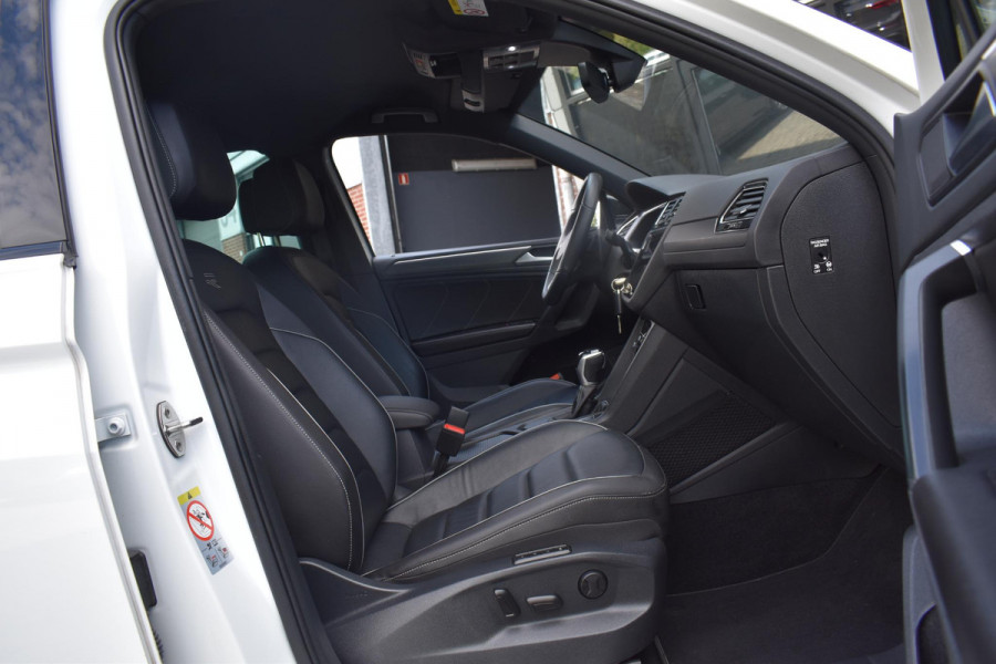 Volkswagen Tiguan 1.5 TSI R-Line Business+ Lane ACC Leder Sfeer 360C Trekhaak