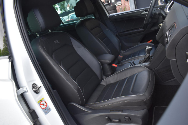 Volkswagen Tiguan 1.5 TSI R-Line Business+ Lane ACC Leder Sfeer 360C Trekhaak