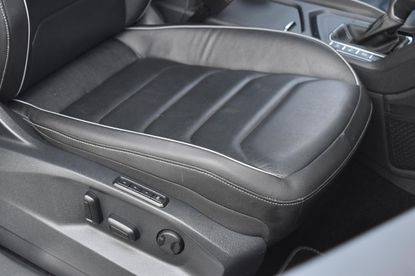 Volkswagen Tiguan 1.5 TSI R-Line Business+ Lane ACC Leder Sfeer 360C Trekhaak