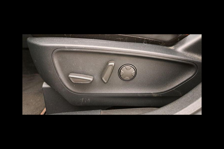 Ford Kuga 2.5 PHEV ST-Line X 243pk | Driver Assistance Pack | Wegklapbare Trekhaak | Winterpack | AGR Stoelen | 2.100kg Trekgewicht