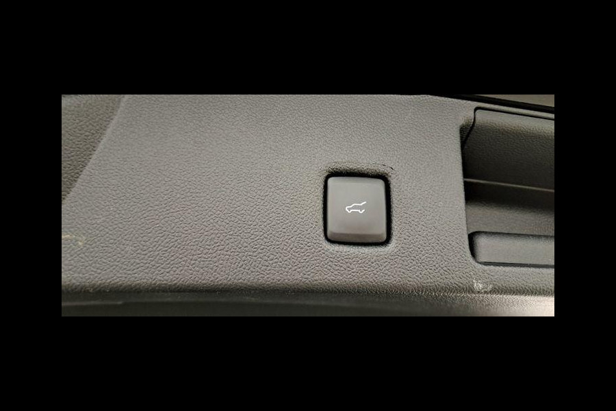 Ford Kuga 2.5 PHEV ST-Line X 243pk | Driver Assistance Pack | Wegklapbare Trekhaak | Winterpack | AGR Stoelen | 2.100kg Trekgewicht