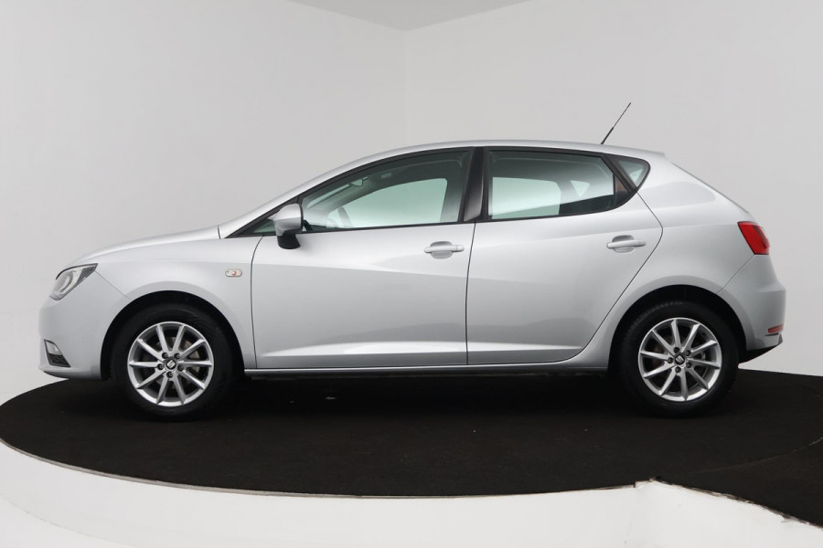 Seat Ibiza 1.0 EcoTSI Style Connect (NAVIGATIE, CARPLAY, CRUISE CONTROL, BLUETOOTH, NL-AUTO)