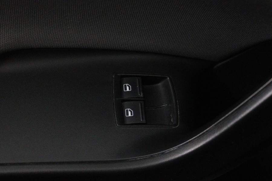 Seat Ibiza 1.0 EcoTSI Style Connect (NAVIGATIE, CARPLAY, CRUISE CONTROL, BLUETOOTH, NL-AUTO)
