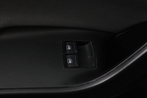 Seat Ibiza 1.0 EcoTSI Style Connect (NAVIGATIE, CARPLAY, CRUISE CONTROL, BLUETOOTH, NL-AUTO)