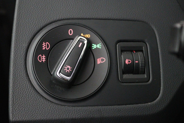 Seat Ibiza 1.0 EcoTSI Style Connect (NAVIGATIE, CARPLAY, CRUISE CONTROL, BLUETOOTH, NL-AUTO)