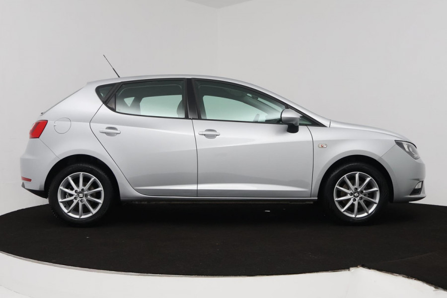 Seat Ibiza 1.0 EcoTSI Style Connect (NAVIGATIE, CARPLAY, CRUISE CONTROL, BLUETOOTH, NL-AUTO)
