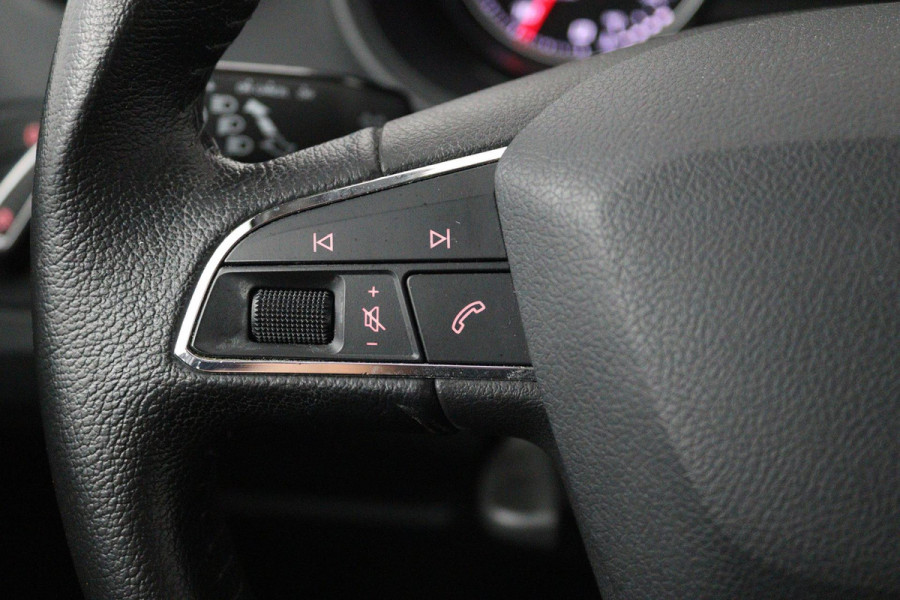 Seat Ibiza 1.0 EcoTSI Style Connect (NAVIGATIE, CARPLAY, CRUISE CONTROL, BLUETOOTH, NL-AUTO)