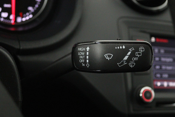 Seat Ibiza 1.0 EcoTSI Style Connect (NAVIGATIE, CARPLAY, CRUISE CONTROL, BLUETOOTH, NL-AUTO)