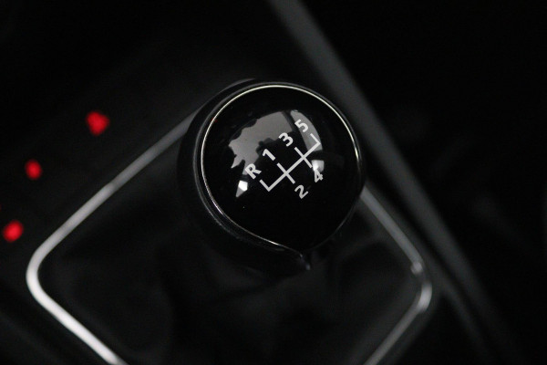 Seat Ibiza 1.0 EcoTSI Style Connect (NAVIGATIE, CARPLAY, CRUISE CONTROL, BLUETOOTH, NL-AUTO)