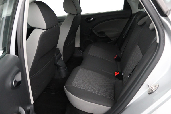 Seat Ibiza 1.0 EcoTSI Style Connect (NAVIGATIE, CARPLAY, CRUISE CONTROL, BLUETOOTH, NL-AUTO)
