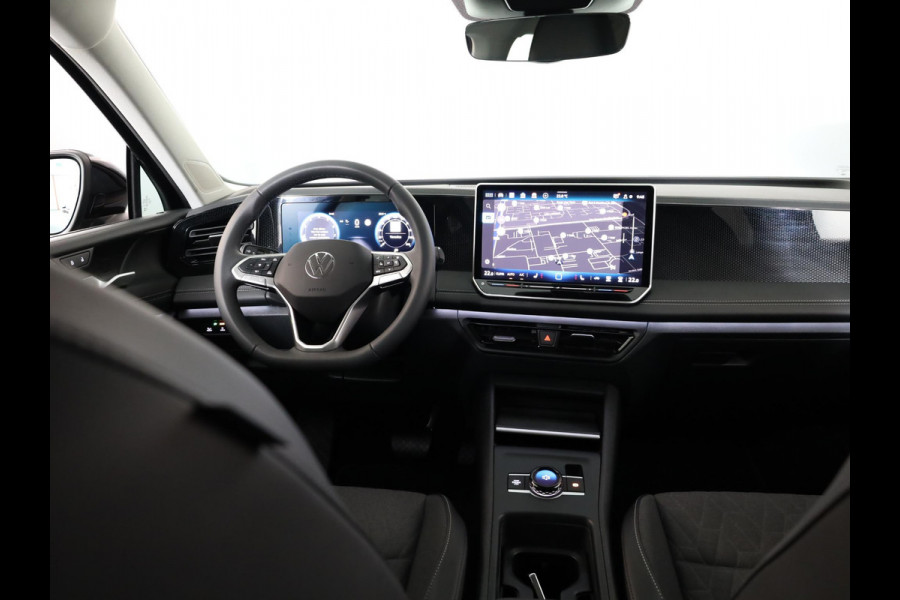 Volkswagen Tiguan 1.5 eTSI Life Edition 130 pk Automaat (DSG) | Navigatie | Elektr. trekhaak | Parkeersensoren (Park assist) | Achteruitrijcamera | Stoelverwarming |