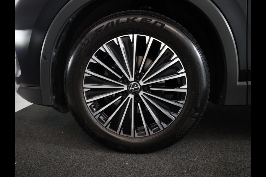 Volkswagen Tiguan 1.5 eTSI Life Edition 130 pk Automaat (DSG) | Navigatie | Elektr. trekhaak | Parkeersensoren (Park assist) | Achteruitrijcamera | Stoelverwarming |