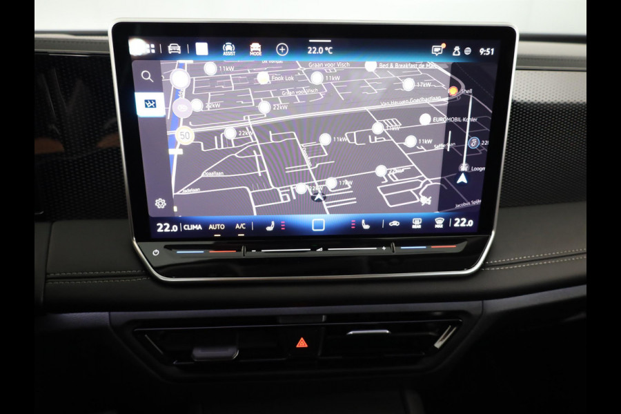 Volkswagen Tiguan 1.5 eTSI Life Edition 130 pk Automaat (DSG) | Navigatie | Elektr. trekhaak | Parkeersensoren (Park assist) | Achteruitrijcamera | Stoelverwarming |