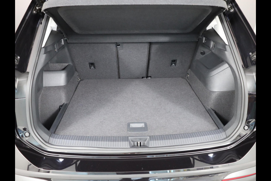 Volkswagen Tiguan 1.5 eTSI Life Edition 130 pk Automaat (DSG) | Navigatie | Elektr. trekhaak | Parkeersensoren (Park assist) | Achteruitrijcamera | Stoelverwarming |