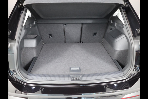 Volkswagen Tiguan 1.5 eTSI Life Edition 130 pk Automaat (DSG) | Navigatie | Elektr. trekhaak | Parkeersensoren (Park assist) | Achteruitrijcamera | Stoelverwarming |
