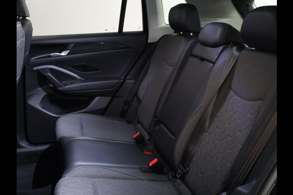 Volkswagen Tiguan 1.5 eTSI Life Edition 130 pk Automaat (DSG) | Navigatie | Elektr. trekhaak | Parkeersensoren (Park assist) | Achteruitrijcamera | Stoelverwarming |