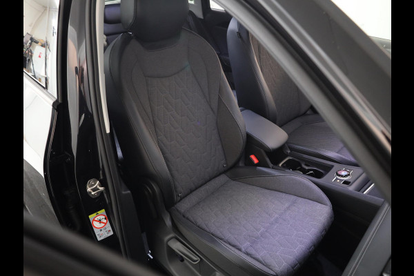 Volkswagen Tiguan 1.5 eTSI Life Edition 130 pk Automaat (DSG) | Navigatie | Elektr. trekhaak | Parkeersensoren (Park assist) | Achteruitrijcamera | Stoelverwarming |