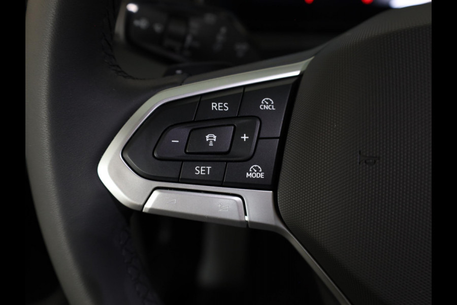 Volkswagen Tiguan 1.5 eTSI Life Edition 130 pk Automaat (DSG) | Navigatie | Elektr. trekhaak | Parkeersensoren (Park assist) | Achteruitrijcamera | Stoelverwarming |