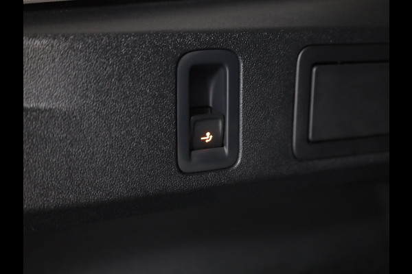 Volkswagen Tiguan 1.5 eTSI Life Edition 130 pk Automaat (DSG) | Navigatie | Elektr. trekhaak | Parkeersensoren (Park assist) | Achteruitrijcamera | Stoelverwarming |