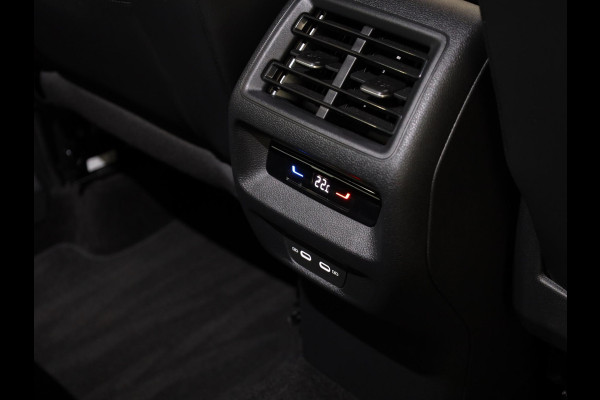 Volkswagen Tiguan 1.5 eTSI Life Edition 130 pk Automaat (DSG) | Navigatie | Elektr. trekhaak | Parkeersensoren (Park assist) | Achteruitrijcamera | Stoelverwarming |