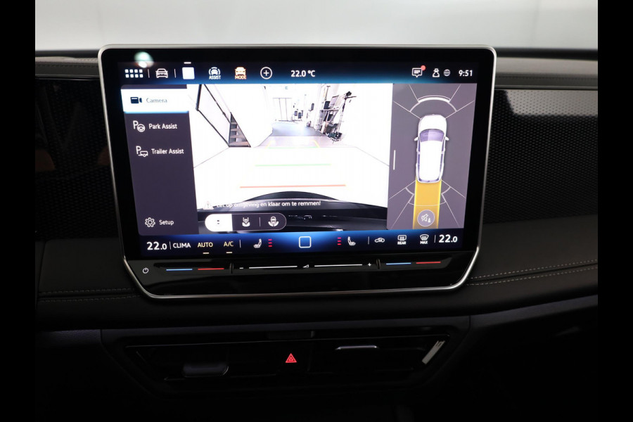 Volkswagen Tiguan 1.5 eTSI Life Edition 130 pk Automaat (DSG) | Navigatie | Elektr. trekhaak | Parkeersensoren (Park assist) | Achteruitrijcamera | Stoelverwarming |